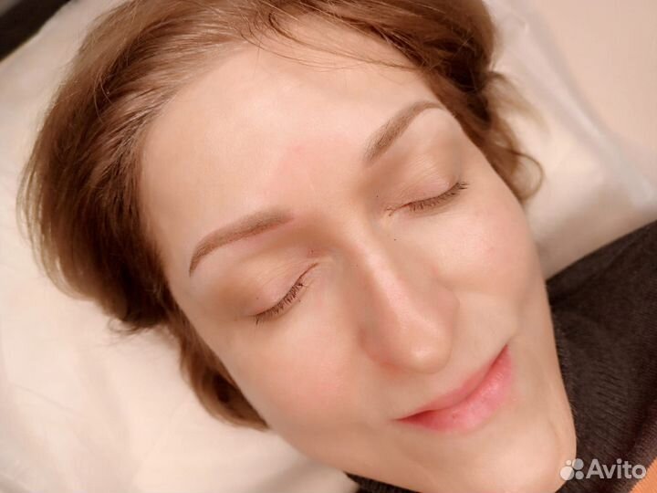 Перманентный макияж бровей