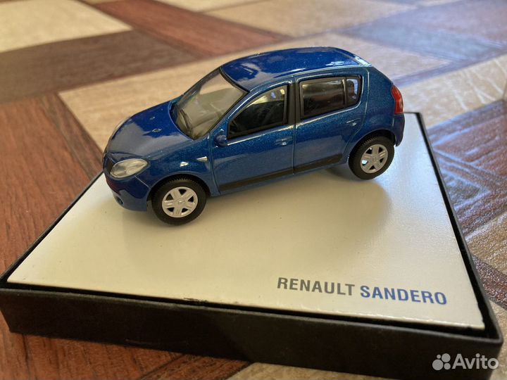 Модель автомобиля renault sandero