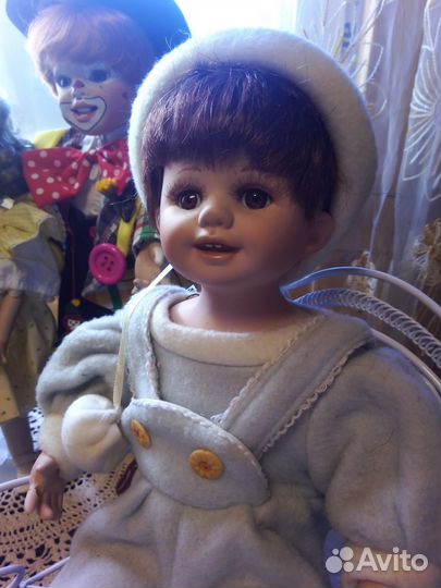 Кукла фарфор