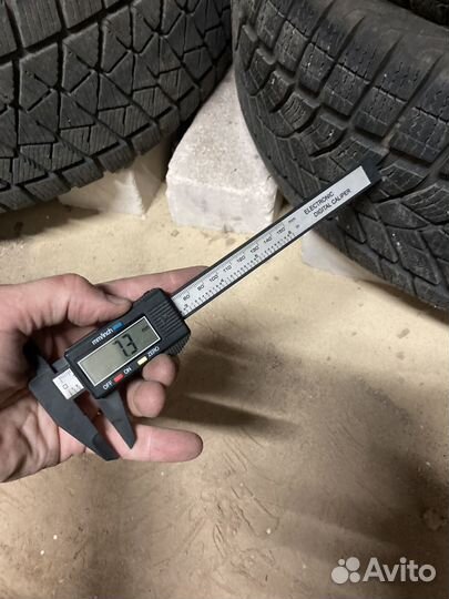 Goodyear UltraGrip 215/60 R17 96