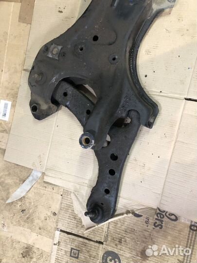 Рычаги Toyota Voxy