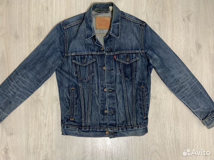 Джинсовая куртка levis