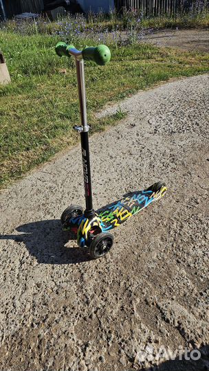 Самокат детский со светящимися колесами