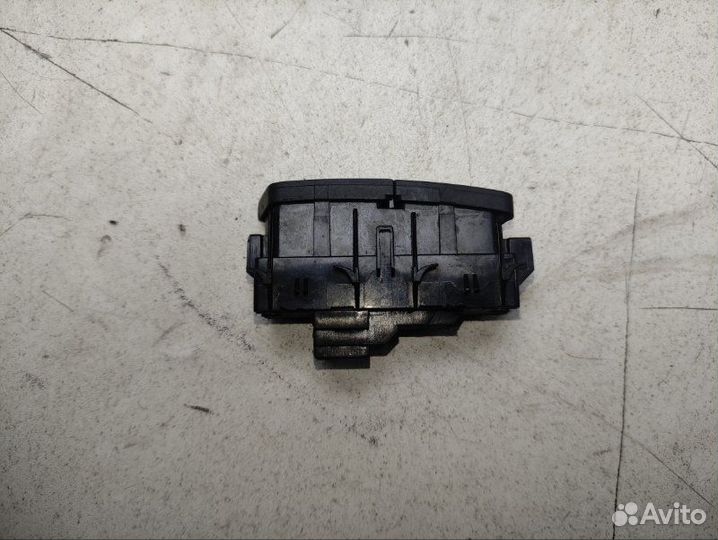 Кнопка центрального замка Mercedes E350 W212 3.5