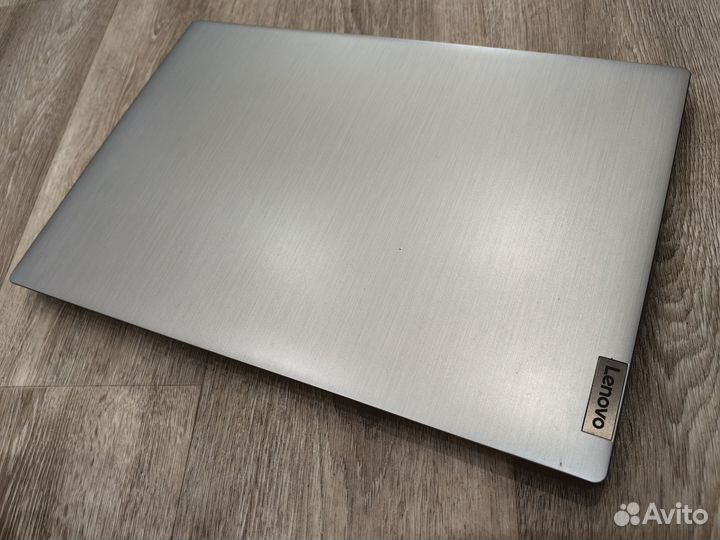 Lenovo i3 10th/ssd/8gb