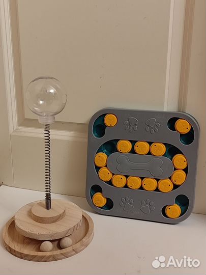 Интерактивная кормушка для собак и кошек/ игрушка