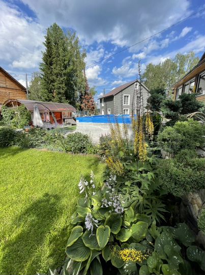 Коттедж 200 м² на участке 13 сот.