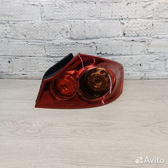 Фонарь задний правый Infiniti G37 V36 2010