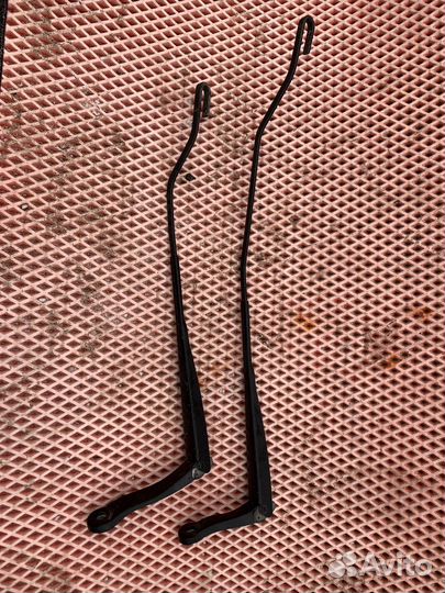 Поводок стеклоочистителя LADA vesta