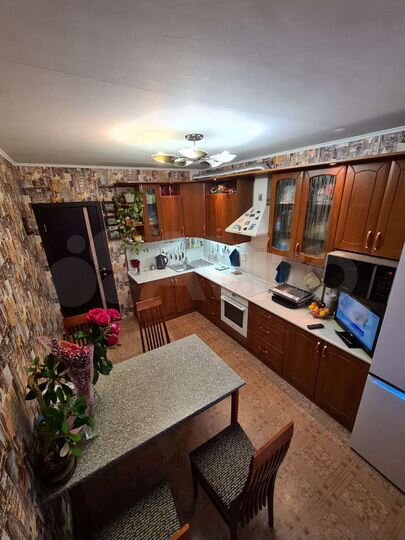 2-к. квартира, 72 м², 7/10 эт.