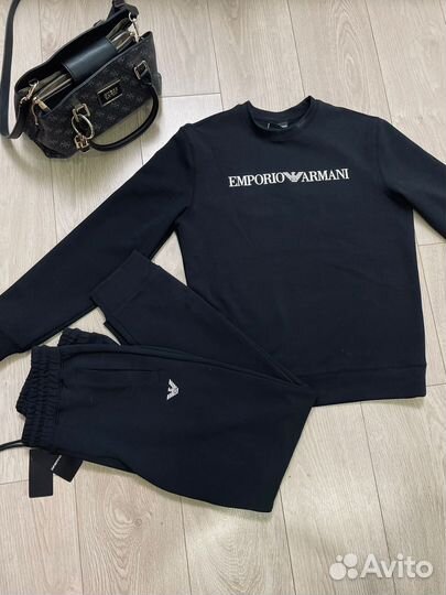 Спортивный костюм новый