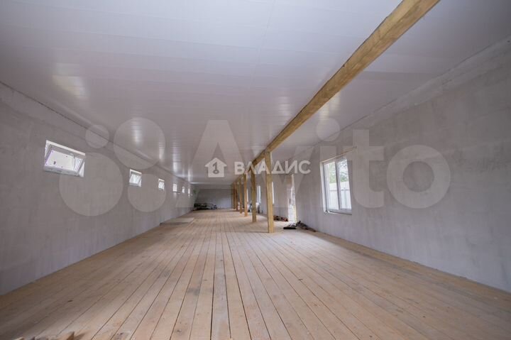 Дом 275 м² на участке 7,5 сот.