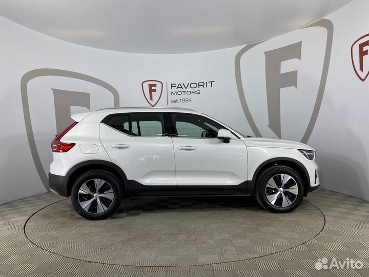 Volvo XC40 2.0 AMT, 2024, 76 км