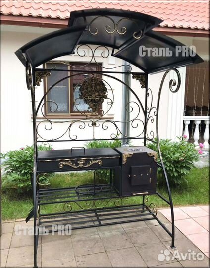 Мангал с крышей
