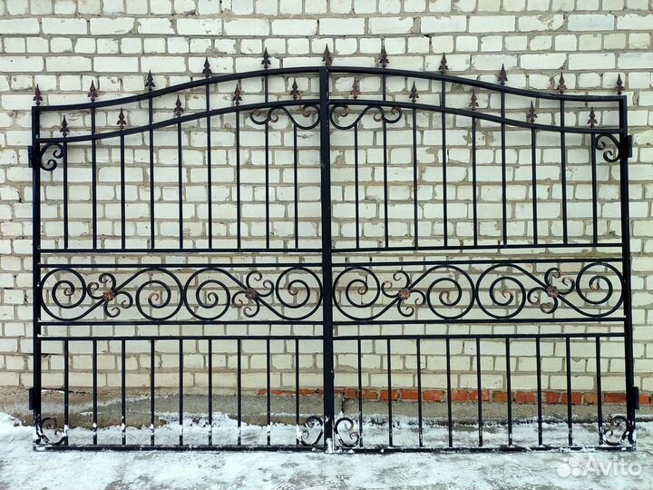 Каркас распашных ворот с калиткой кованых №12