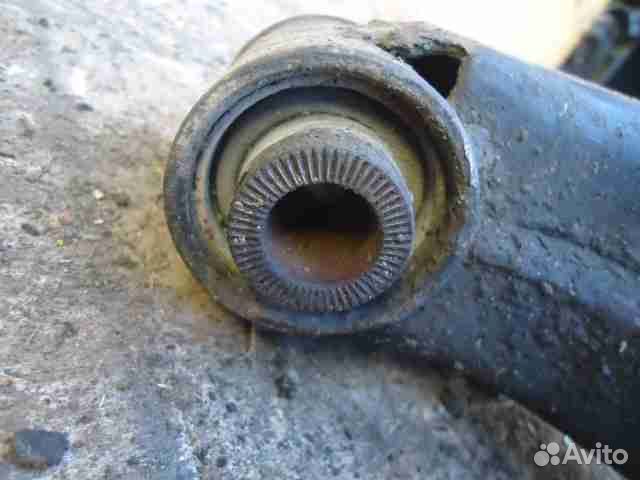 Рычаг передний левый нижний Toyota Land Cruiser 6