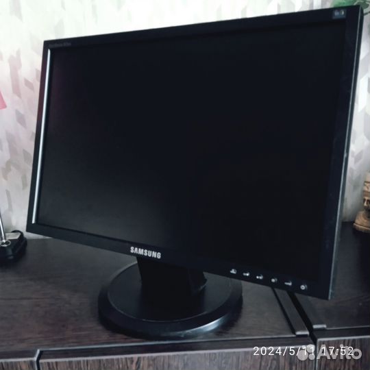 Монитор Samsung 923 NW