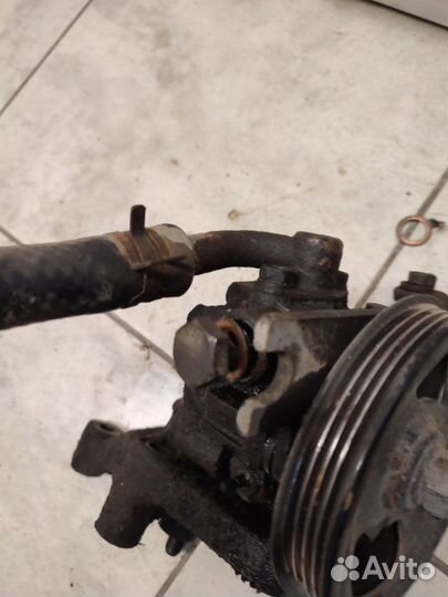 Насос гидроусилителя руля Kia Spectra 1.6 S6D 2008