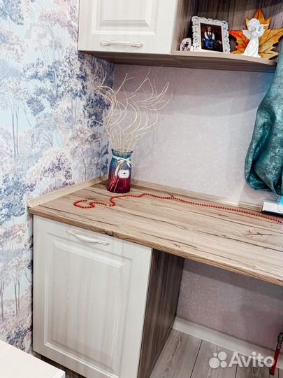 Мебель в детскую, рабочая зона у окна