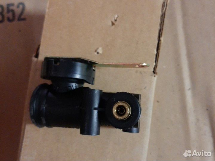 Кран уровня кабины inter 9200/9400