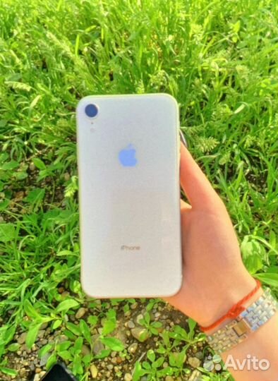 Телефон iPhone XR