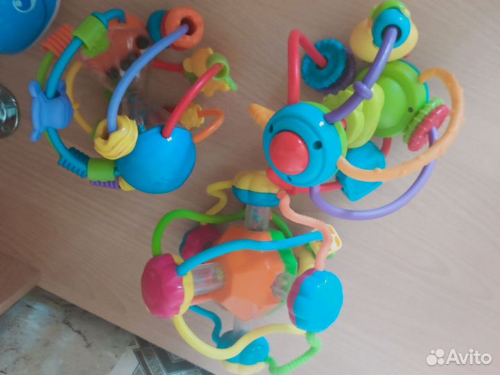 Развивающие игрушки для малышей