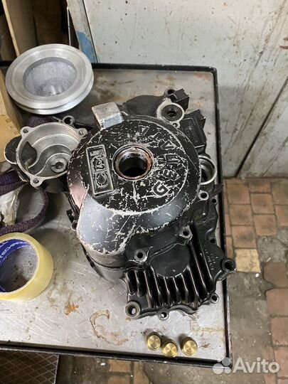 Кртер мотора + крышка генератора