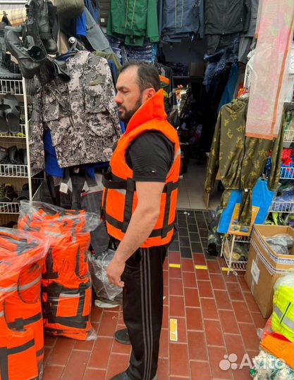 Спасательный жилет