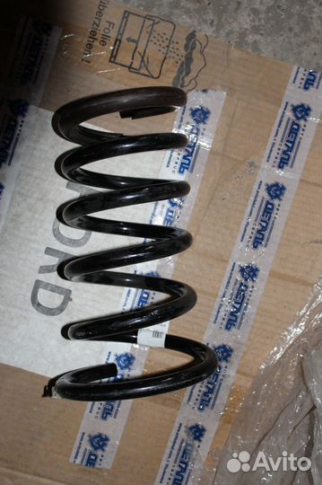 Пружина задняя volvo XC90 30645928