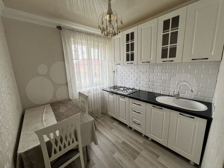 2-к. квартира, 45 м², 1/4 эт.