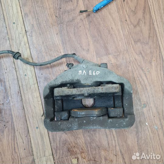 Суппорт Bmw 5-Series E60 передний левый