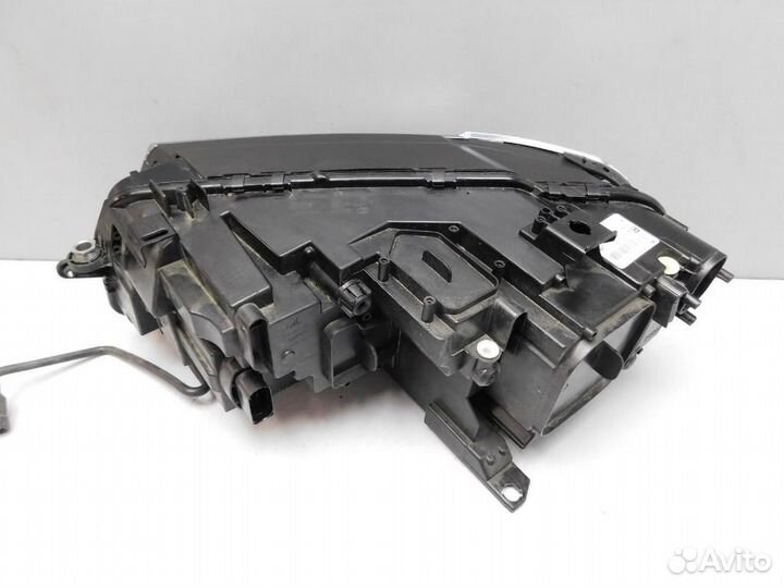 Фара правая Volkswagen Tiguan