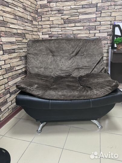 Кожанное кресло