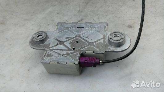 Усилитель антенны BMW 7 F01 (70F09NC04)