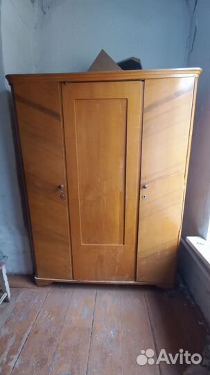 Старинные Шифоньер и комод