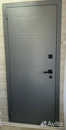 Дверь входная металлическая