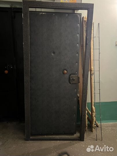 Дверь металлическая