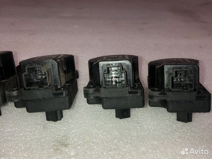 Моторчик заслонки отопителя Ford Focus 2