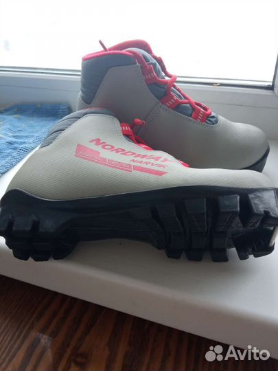 Лыжные ботинки