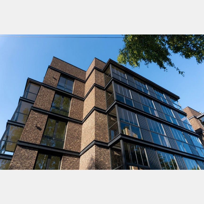 3-к. квартира, 96,7 м², 2/5 эт.