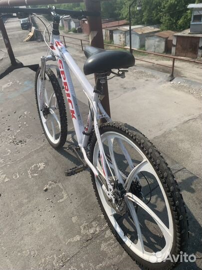 Горный велосипед на литых дисках