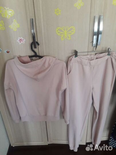 Спортивный костюм женский