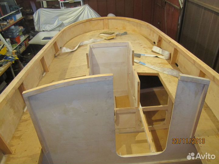 Корпус прогулочного катера