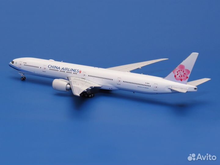 Boeing 777-300ER China Airlines B-18051 (1:400)