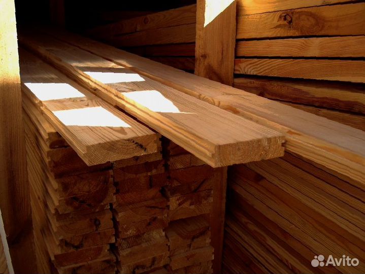 Строганная лиственница: доски 55x125 мм, равномерн