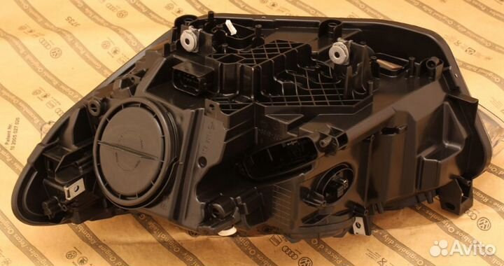 Фара правая BMW 1 F20 F21 11-15 BI-xenon LED