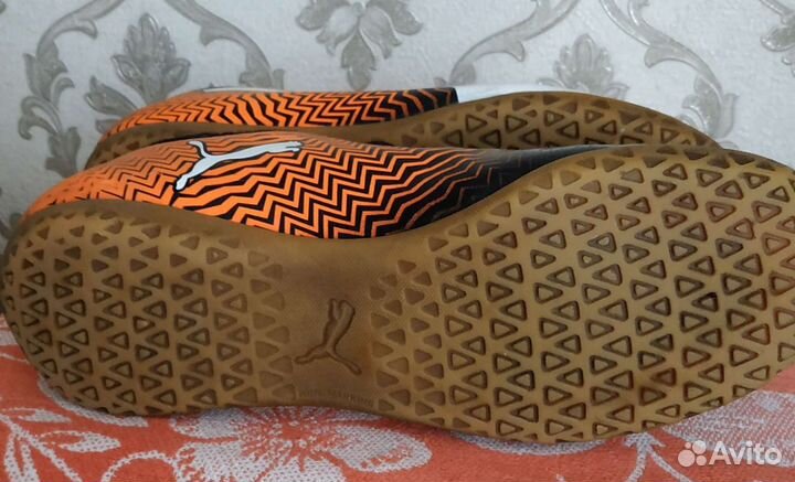 Футбольные бутсы puma