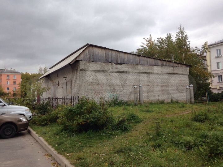 Гараж, > 30 м²