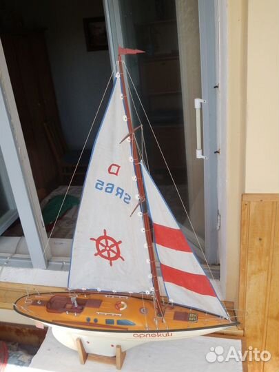 Модель яхты класса 