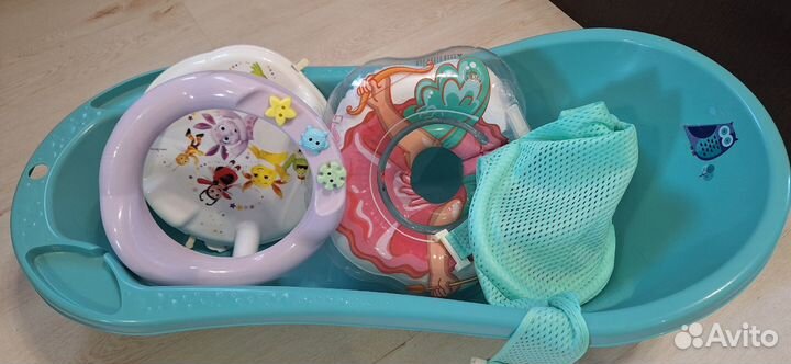 Набор для младенца; ванна и стульчик (на присосках